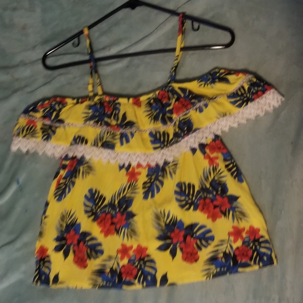 3 Off the shoulder blouses shirt Large - Picture 4 of 7